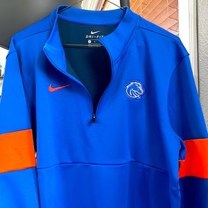 Boise State  and Nike logo mens medium Dri fit pullover